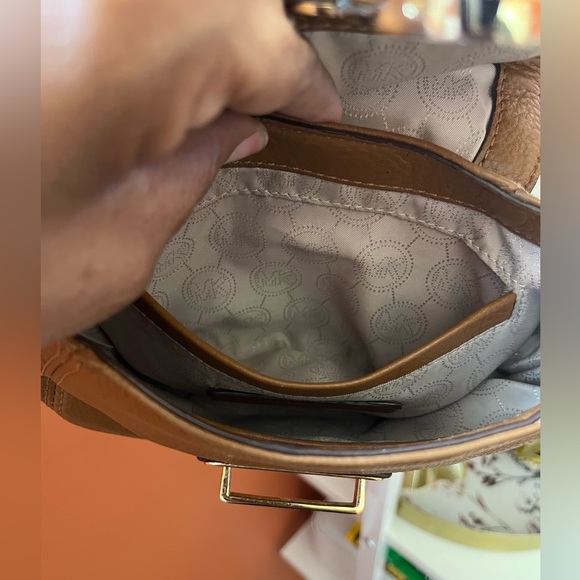 🤎🤎Small Michael Kors Messenger Bag🤎🤎 - Picture 13 of 13